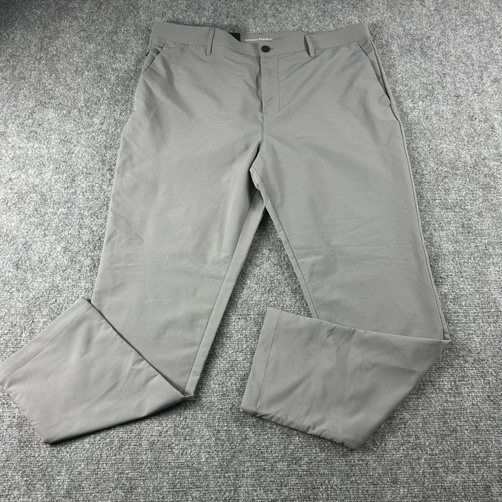 Banana Republic Flat Front Pants Mens 40x32 Gray Performance Trousers Chino New